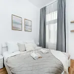 Sunny One Bedroom Flat With National Museum View