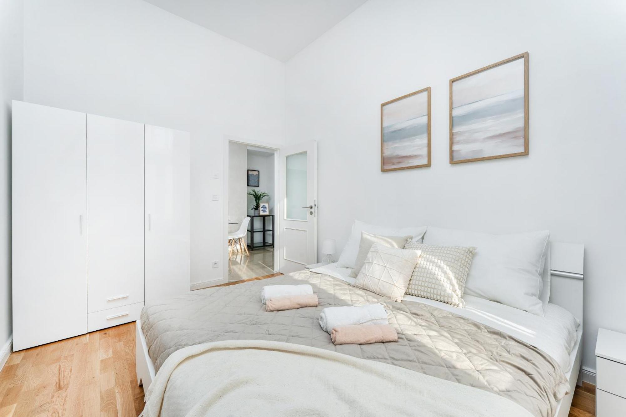Sunny One Bedroom Flat With National Museum View * Praga
