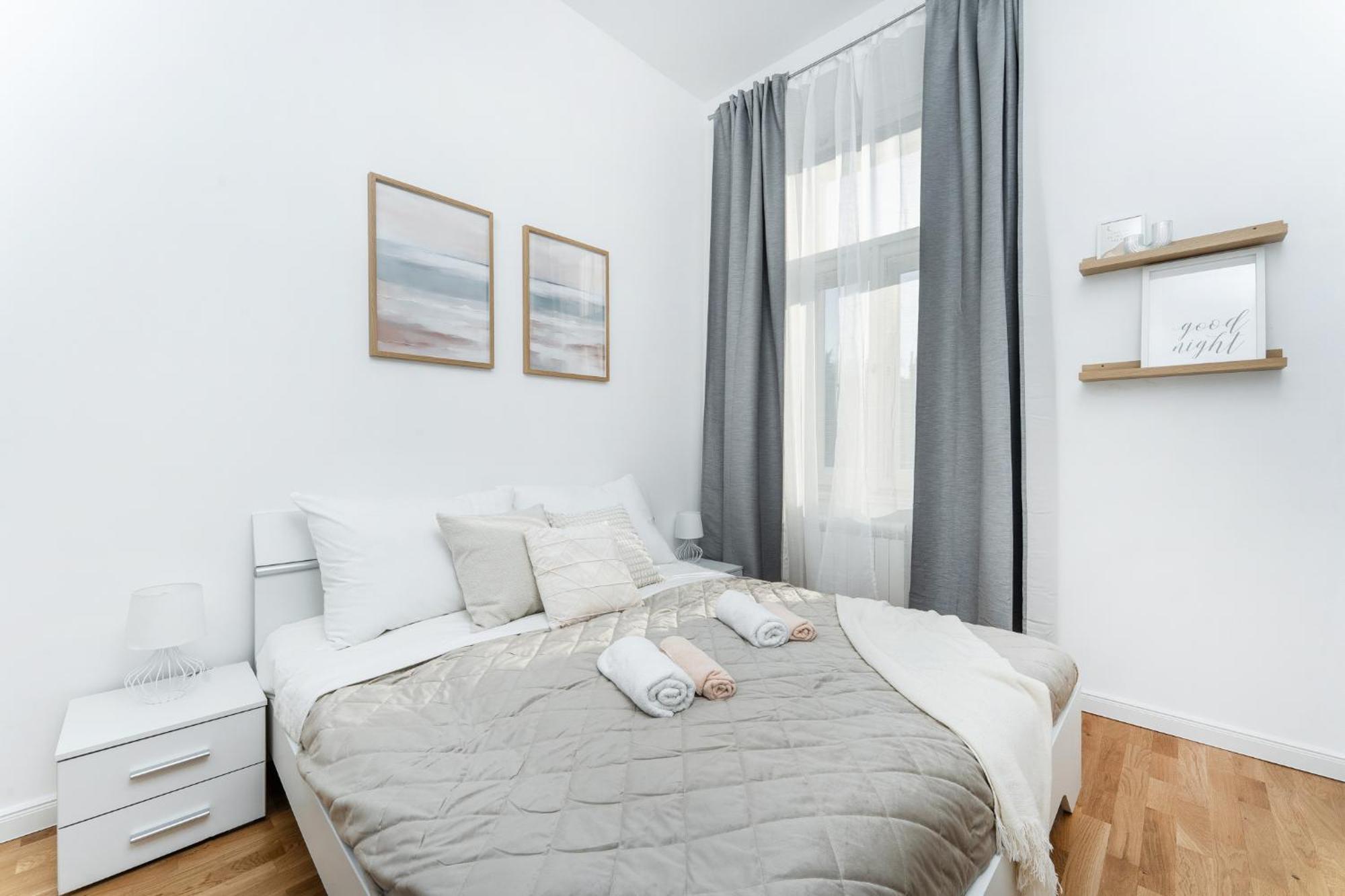 Appartamento Sunny One Bedroom Flat With National Museum View Praga